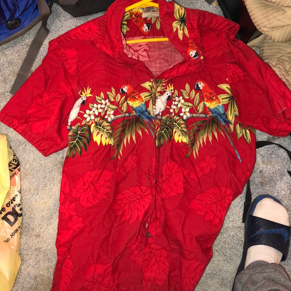 Large size short sleeve colorful birds.